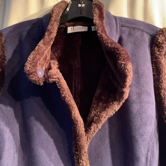 D & Co Furry Vest, Size XL - Picture 2 of 7